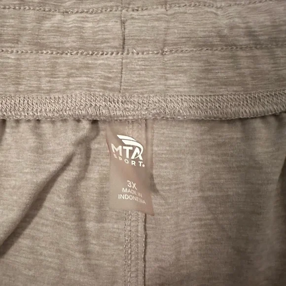 MTA Sport Gray Women's Shorts Size 3X EUC - Picture 5 of 9